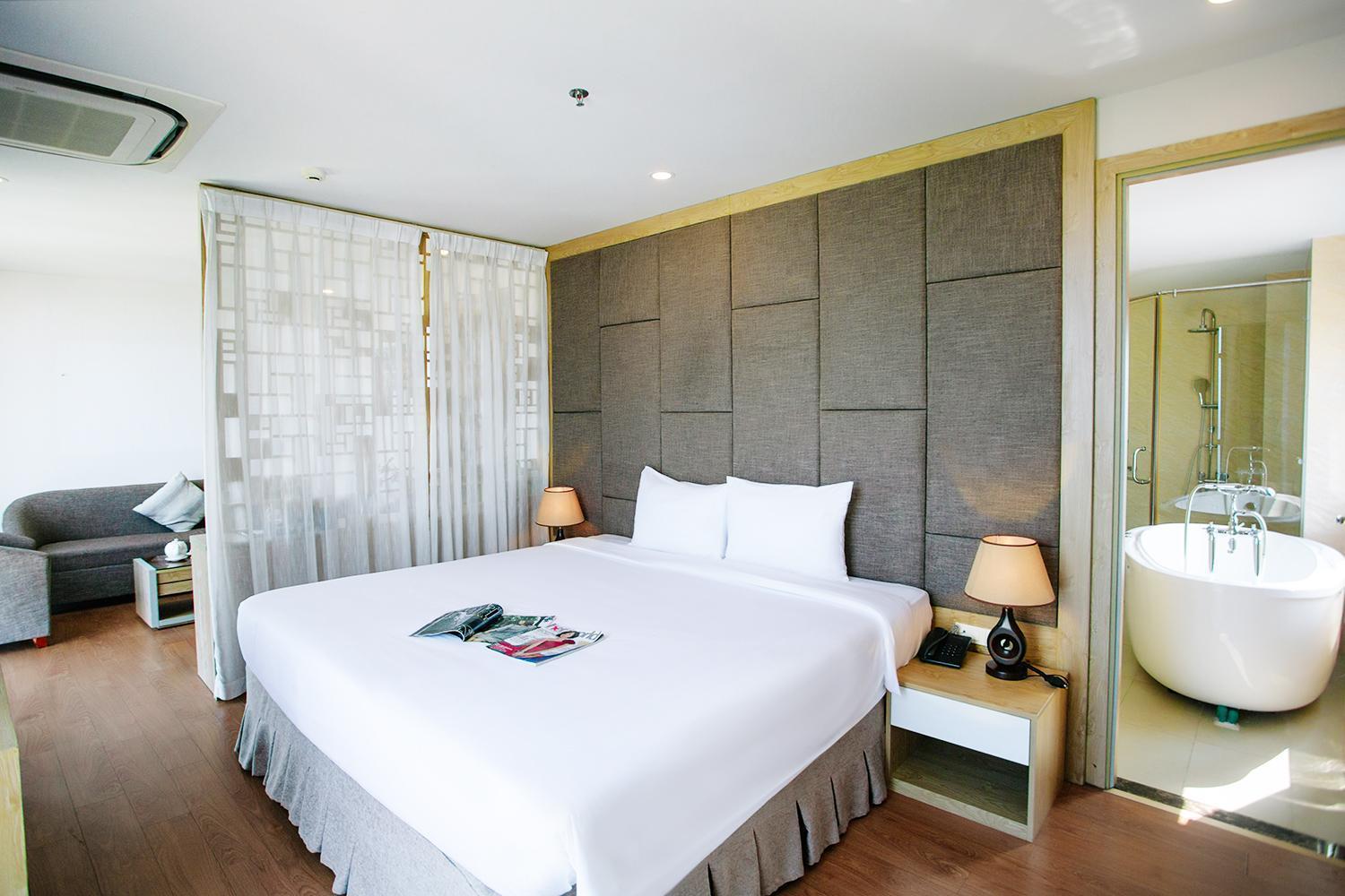 Lavencos Hotel Da Nang Bagian luar foto